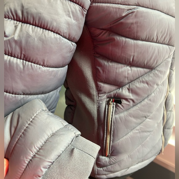 Gray puffer coat - Picture 5 of 8